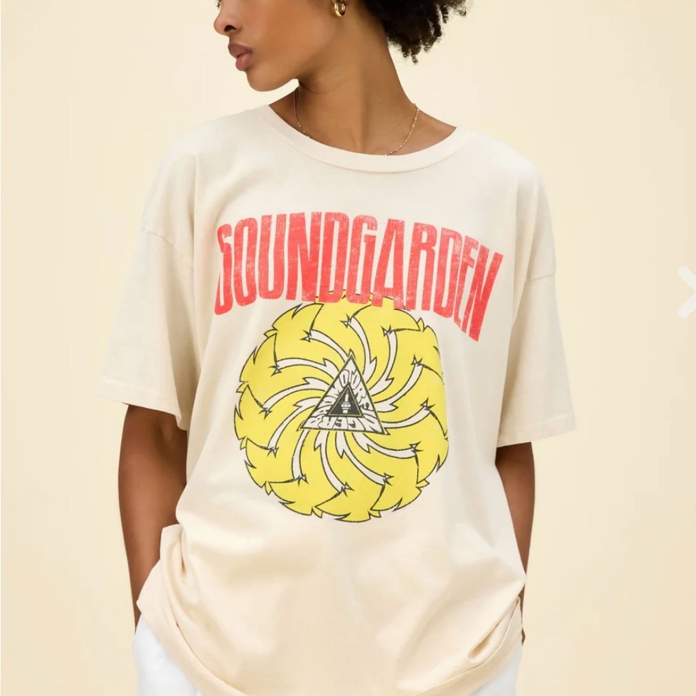 Daydreamer Graphic Short Sleeve Tee